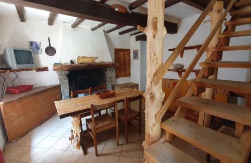 Castelnovo ne' Monti House | Casa in sasso - Pietra di Bismantova