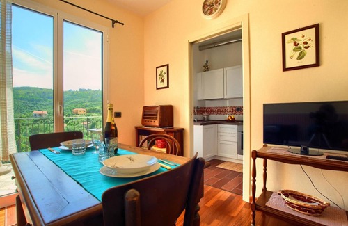 Torrazza Apartment | Casa in Tipico Borgo Ligure con Terrazza Panoramica