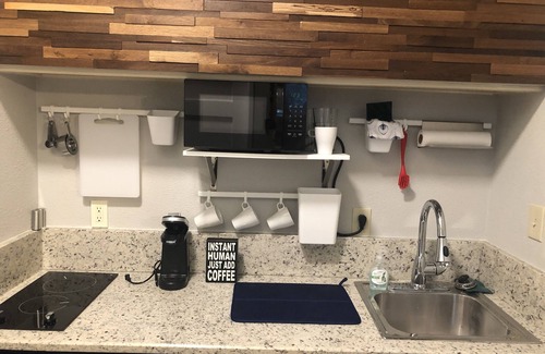 Wetmore Apartment | Casa Indigo - Cozy & Chic in GREAT LOCATION!