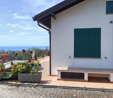 Vallecrosia House | Casa indipendente Roque Vista al mar con parking gratuito