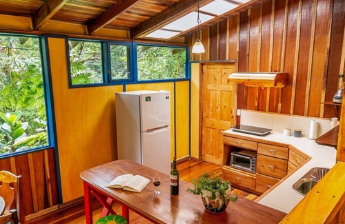 Monteverde House | Casa Ira Rosa, 5 Minutes From The Monteverde Cloud Forest Reserve