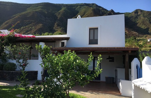 Malfa House | Casa Isabella: serenity by the sea