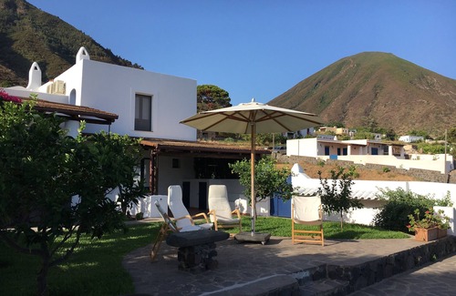 Malfa House | Casa Isabella: serenity by the sea