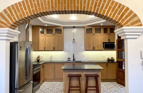 Antigua Guatemala House | Casa Ixchel Antigua ~ Volcano Views In Town with Parking