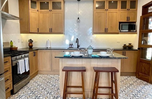 Antigua Guatemala House | Casa Ixchel Antigua ~ Volcano Views In Town with Parking