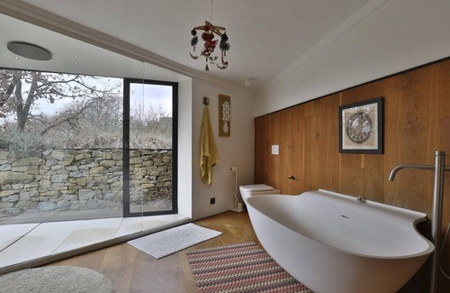 Sant Julia de Vilatorta Villa | Casa japandi Un alojamiento saludable