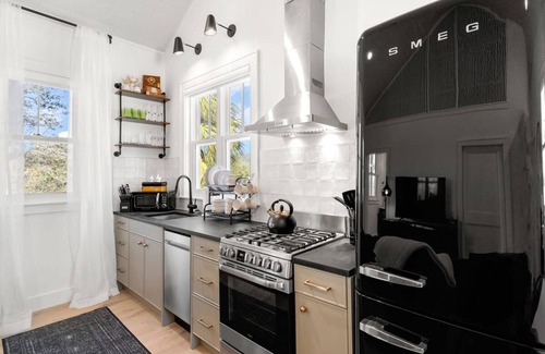 Historic Ybor Apartment | Casa Julieta Luxury Ybor-themed Studio