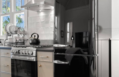 Historic Ybor Apartment | Casa Julieta Luxury Ybor-themed Studio