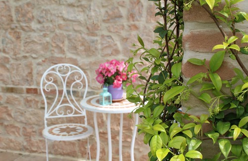 Treia Apartment | Casa Kikenda Relaise, an enchanted garden for your dream vacation.