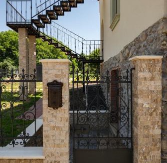 Sarmizegetusa House | Casa Kresován