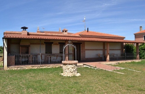 El Pedroso de la Armuna Cottage | Casa Los Quiñónes - Enjoy the countryside close to Salamanca