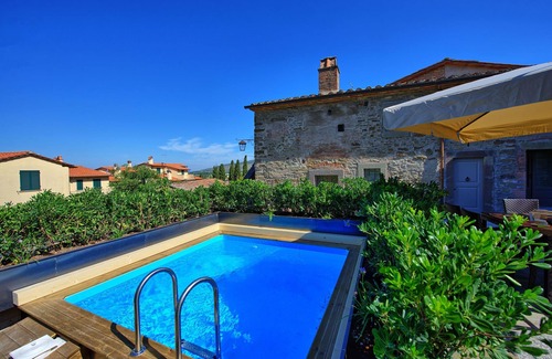 Camucia Villa | Casa La Fonte - Luxury Villa Rental with swimming pool in Cortona, Tuscany