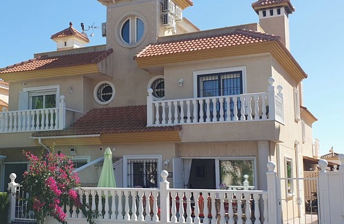 Pinar de Campoverde House | Casa la Perla, our own private house with 3 bedrooms and 2 bathrooms.