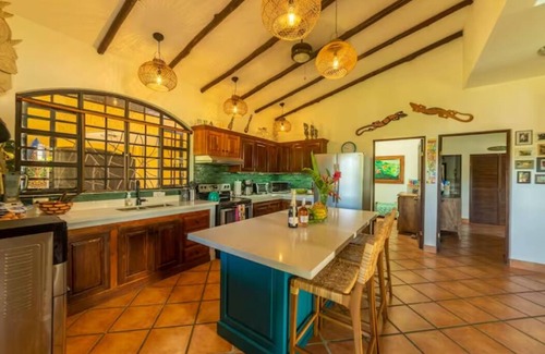 Hills of Esterillos House | Casa Leonie- relax in paradise!
