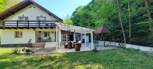 Lelese House | Casa Licurici