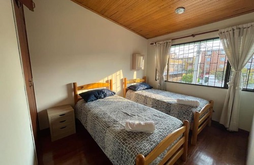 Barrios Unidos House | Casa Linda