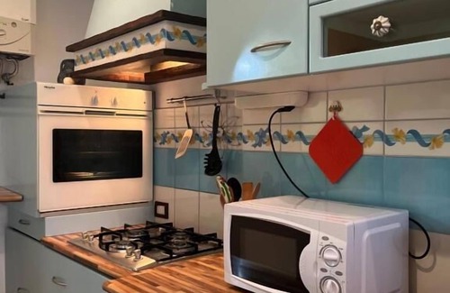 San Bartolomeo al Mare Apartment | Casa Lorena 50 metres from the sea