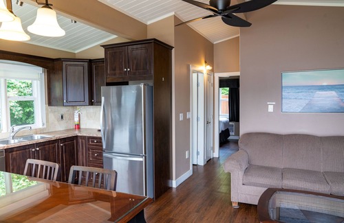 Central Okanagan Cabin | Casa Loma 417 Two Bedroom Villa South beach