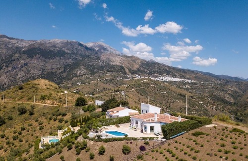Canillas de Aceituno Villa | Casa Lucía, luxury villa (6)