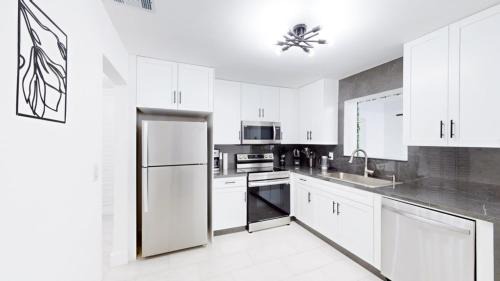 Driftwood House | Casa Lucia 5BR Home with Pool Near Hard Rock Casino home