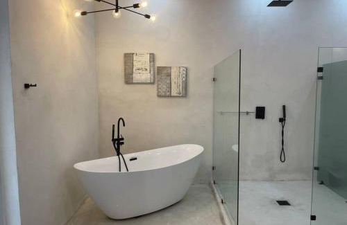 Corozal Villa | CASA LUNA ¡Piscina y Playa!