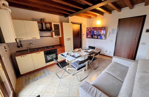 Formigine Apartment | Casa Lupo - Complete apartment with 4 beds and private parking.