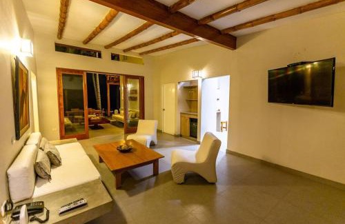 Las Pocitas House | Casa Luz De Luna-MANCORA