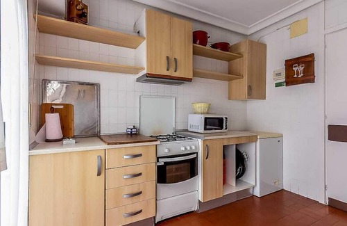 Valdecaballeros Ski Chalet | Casa Macondo, sierra de Guadalupe, your pets are welcome.