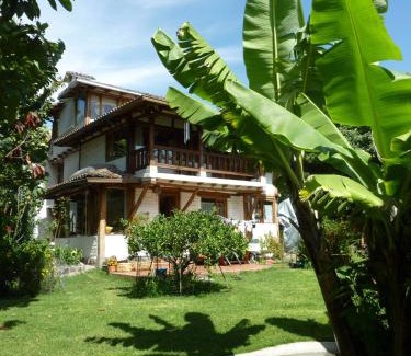 Cumbaya Bed & Breakfast | Casa Magnolia