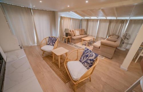 Ensenada House | CASA MARIA - BEACHFRONT COTTAGE ON THE SAND