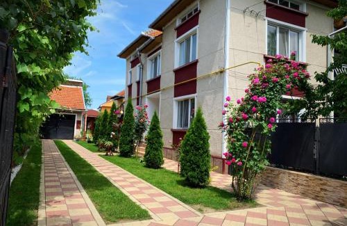 Hateg House | Casa Mary