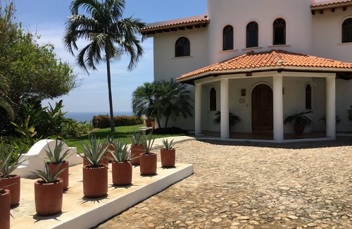 San Francisco House | Casa Melissa- San Pancho- Stunning Views, Heated Infinity Pool, Private Tennis