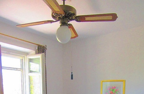 Govone House | Casa Menestrello B: A welcoming apartment situated in the Roero area of Piedmont, with Free WI-FI.