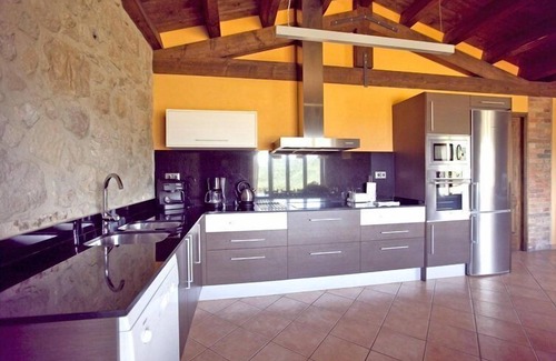 Gironella Villa | Casa Miró - Beautiful Holiday Villa w/8 bedrooms. Indoor + Outdoor Pool.