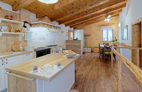 Sveti Bartol House | Casa Mira - Two Bedroom Holiday Home with Pool