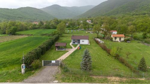 Florina Villa | Casa Montagna