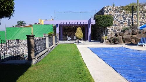 Tres de Mayo House | CASA MORADA 24 Personas alberca climatizada Burgos Cuernavaca
