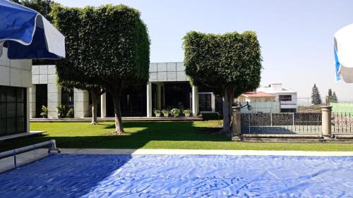 Tres de Mayo House | CASA MORADA 24 Personas alberca climatizada Burgos Cuernavaca