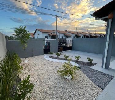 Castanhal House | Casa na Av Principal, 1 quarto, Mesa de escritório e Garagem