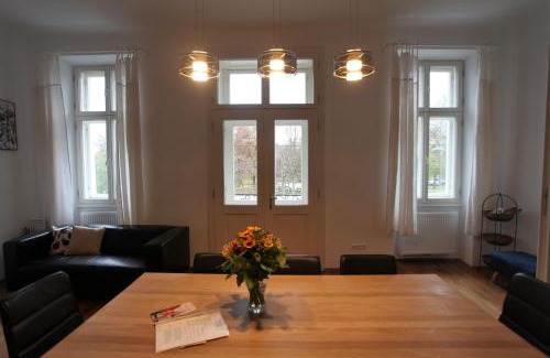 Brigittenau Apartment | Casa Nostra - Ausgefallene Wohnung am Augarten