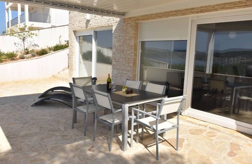 Bilice House | Casa Olivetum vacation apartment with a fantastic sunset