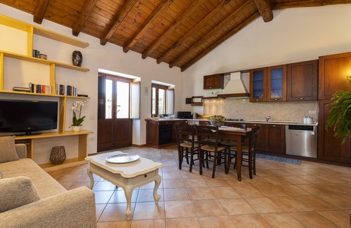 Aglientu House | Casa "Olivo". Four-room apartment in Stazzu Gallurese style, 3. 5Km from the sea