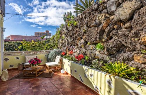 El Granel Apartment | Casa Onelia, 2 bedroom modern oasis, good location