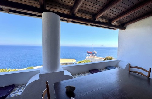 Malfa House | Casa Ornella, apartment with breathtaking views of the Aeolian Islands