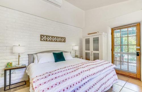 Patagonia Apartment | Casa Paloma Studio Artsy and Airy with Hot Tub Access