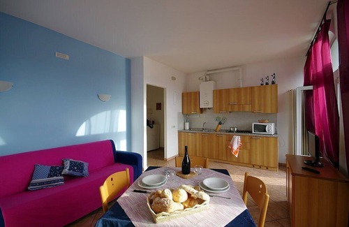 Azzano House | Casa Panorama Sette: A bright and cheerful apartment situated at a short distance from the shores of Lake Como, with Free WI-FI.