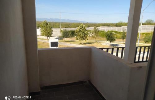 Juarez House | Casa para grupos hasta de 20 personas Frente al parque industrial Zilum Park Crown Iberdrola hunter Douglas