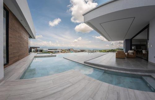 Cerritos Villa | Casa Paradise in Encanto's Land