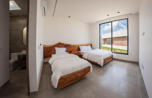 Cerritos Villa | Casa Paradise in Encanto's Land