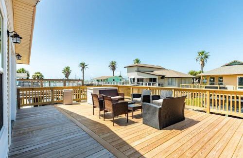 Jamaica Beach House | Casa Pelican-Fishing on the Bay in Jamaica Beach